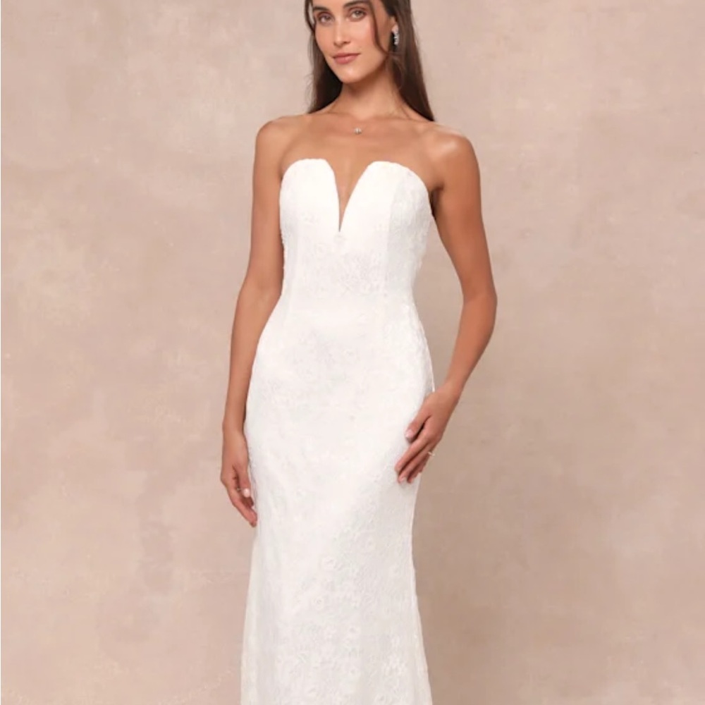 Elegant White Strapless Dress